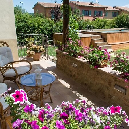 Апартаменти Antica Casa Del Glicine Поджібонсі Екстер'єр фото