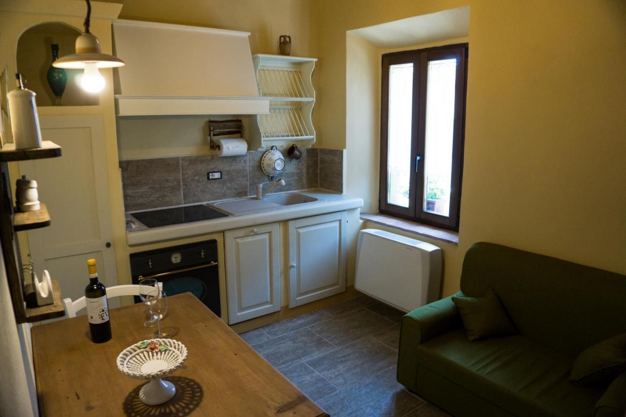 Апартаменти Antica Casa Del Glicine Поджібонсі Екстер'єр фото