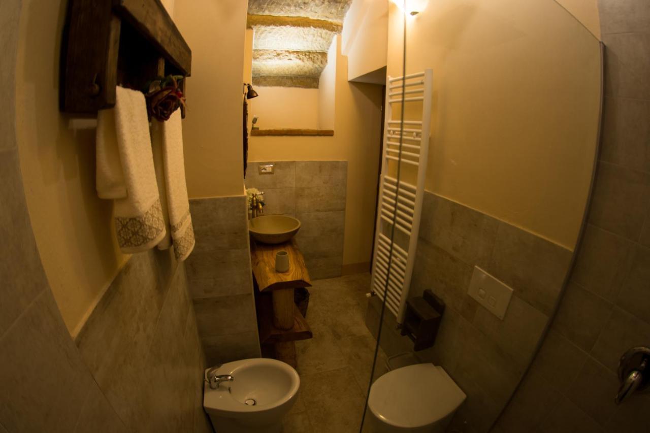 Апартаменти Antica Casa Del Glicine Поджібонсі Екстер'єр фото