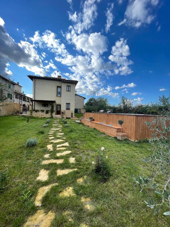 Апартаменти Antica Casa Del Glicine Поджібонсі Екстер'єр фото