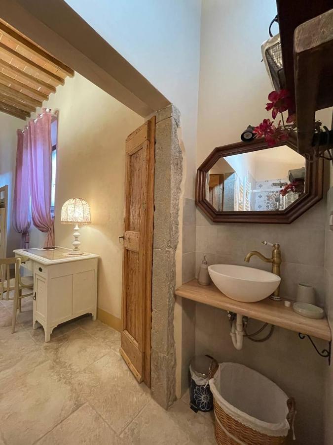 Апартаменти Antica Casa Del Glicine Поджібонсі Екстер'єр фото