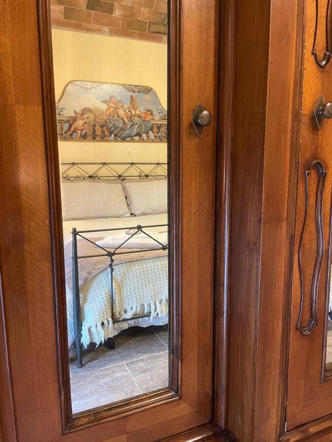 Апартаменти Antica Casa Del Glicine Поджібонсі Екстер'єр фото